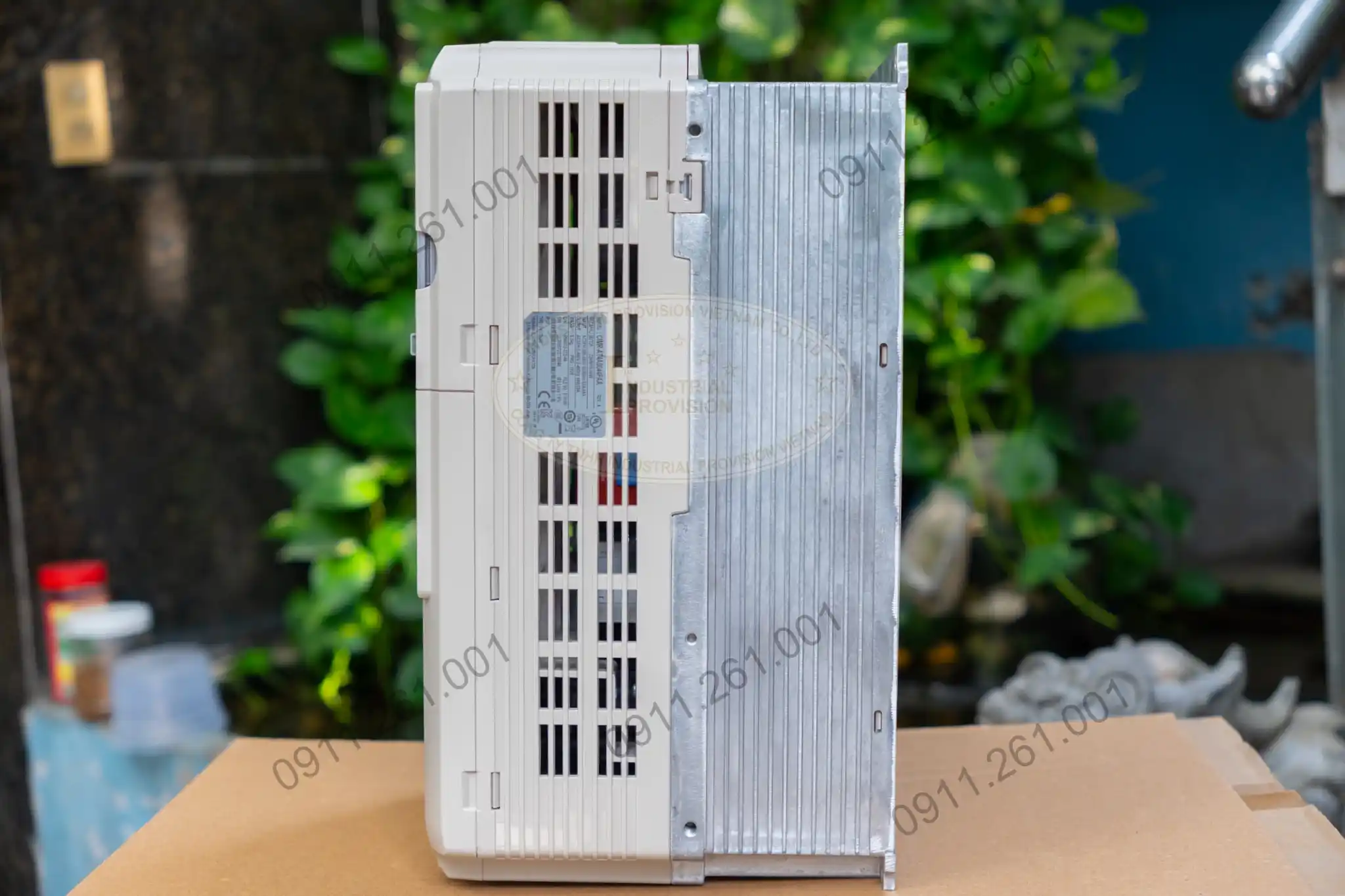 Biến tần Yaskawa A1000 18.5/22kW 380V, CIMR-AT4A0044FAA 5 CIMR-AT4A0044FAA