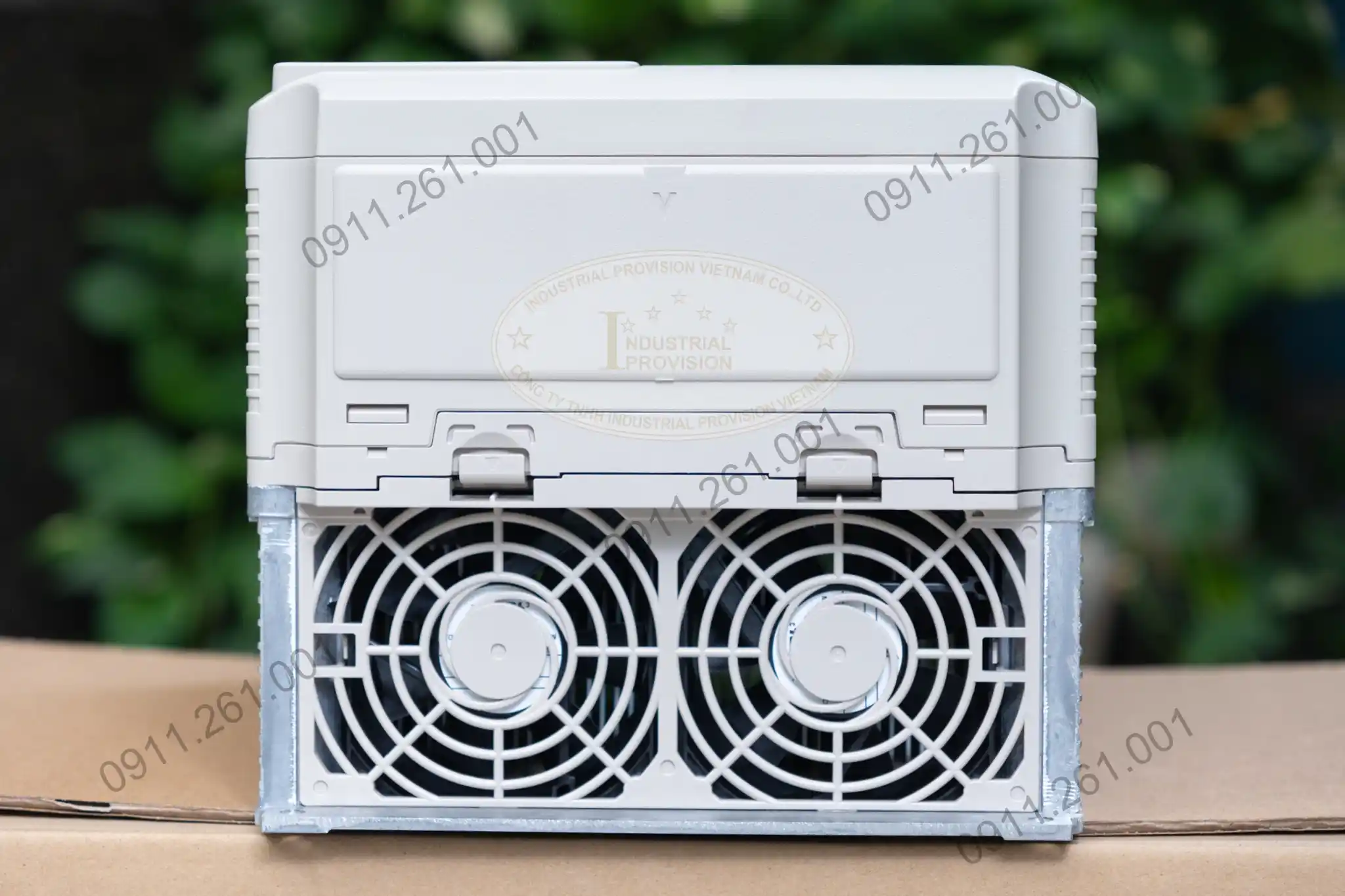 Biến tần Yaskawa A1000 18.5/22kW 380V, CIMR-AT4A0044FAA 8 CIMR-AT4A0044FAA