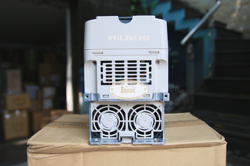 Biến tần Yaskawa GA700 3.7/5.5kW 380V, CIPR-GA70T4012ABAA 7 CIPR GA70T4018ABAA 4