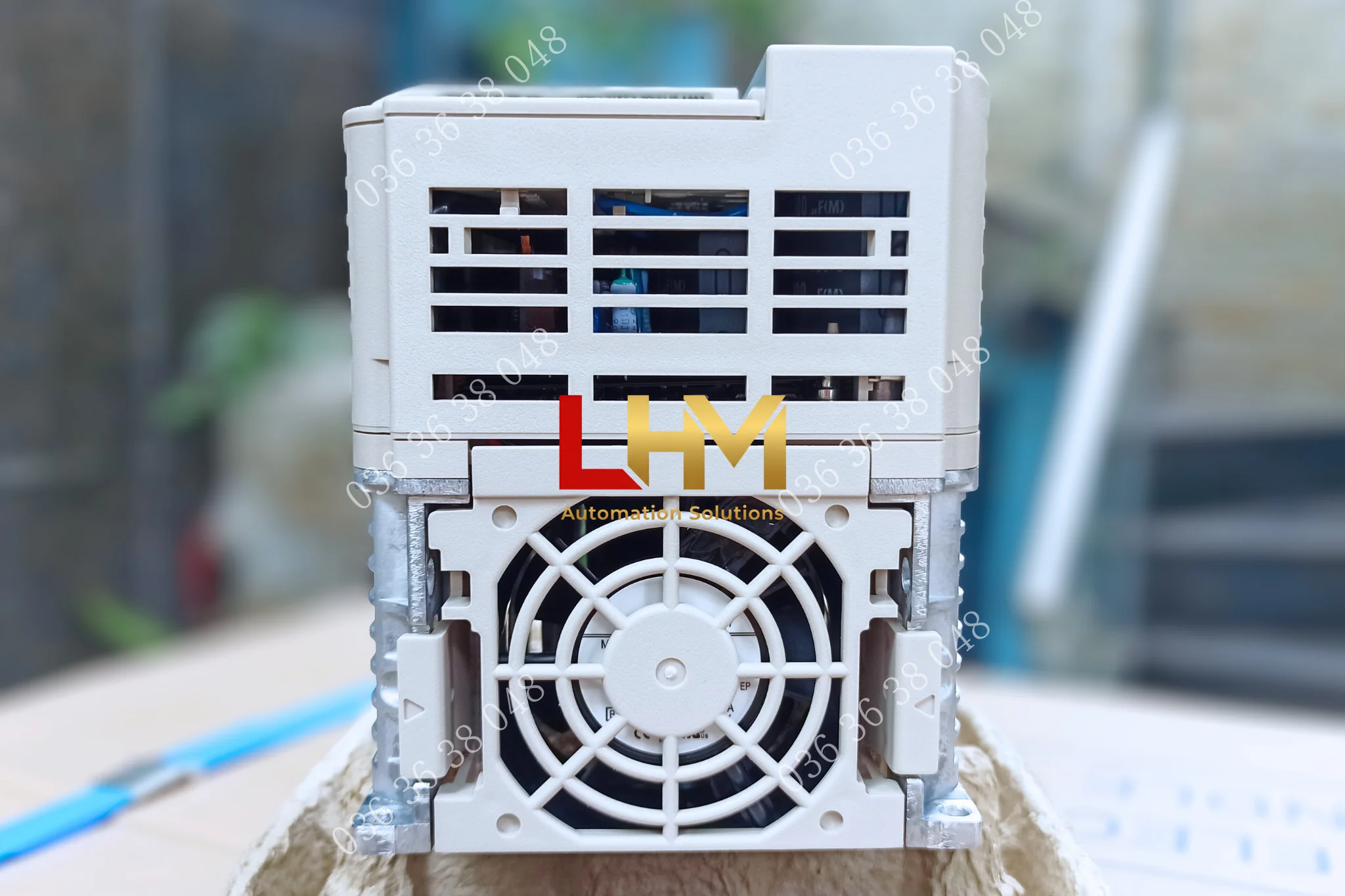 Biến tần CIMR-JT4A0004BAA Yaskawa J1000 0.75/1.5kW 380V 6 Biến tần CIMR-JT4A0004BAA Yaskawa J1000 0.75/1.5kW 380V - Ảnh 4